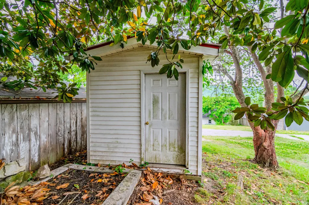 707 Poplar Street Ravenna KY 40472