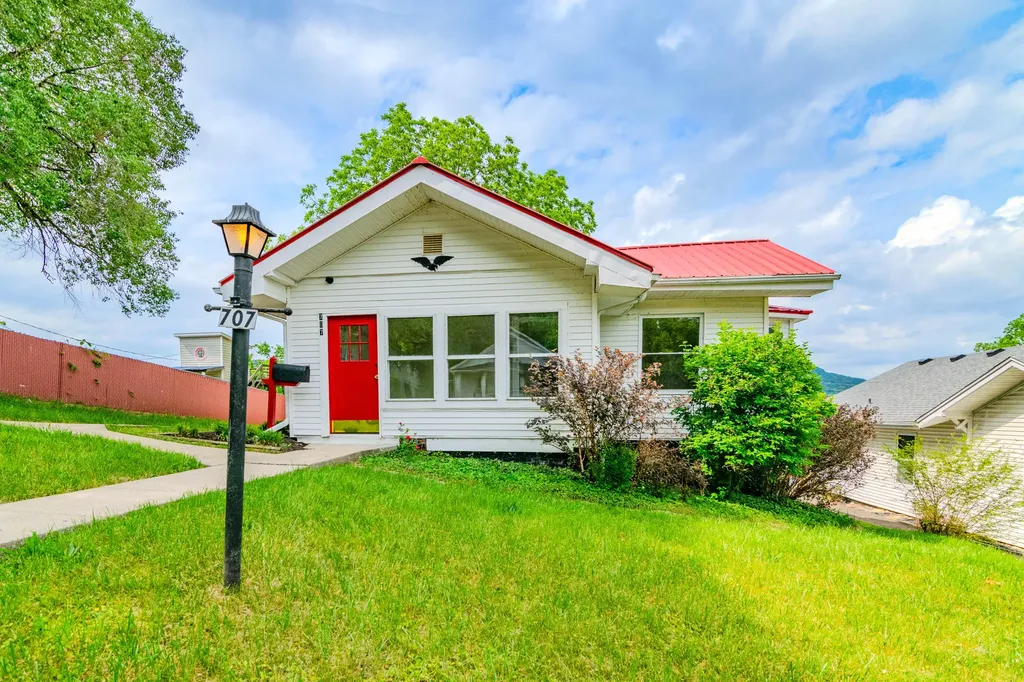 707 Poplar Street Ravenna KY 40472