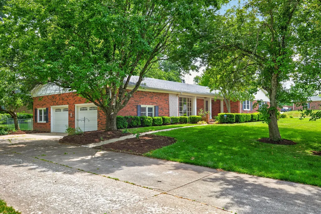 163 Juniper Drive Versailles KY 40383