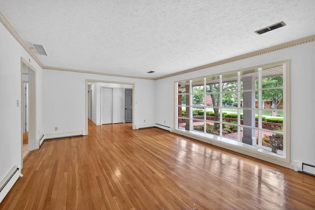 163 Juniper Drive Versailles KY 40383