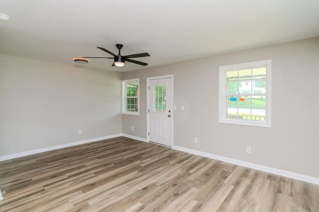 321 E Woodford Street Lawrenceburg KY 40342