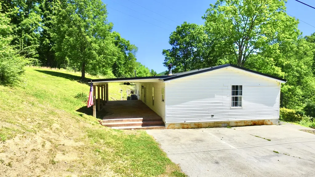 1290 Bacon Creek Road Corbin KY 40701