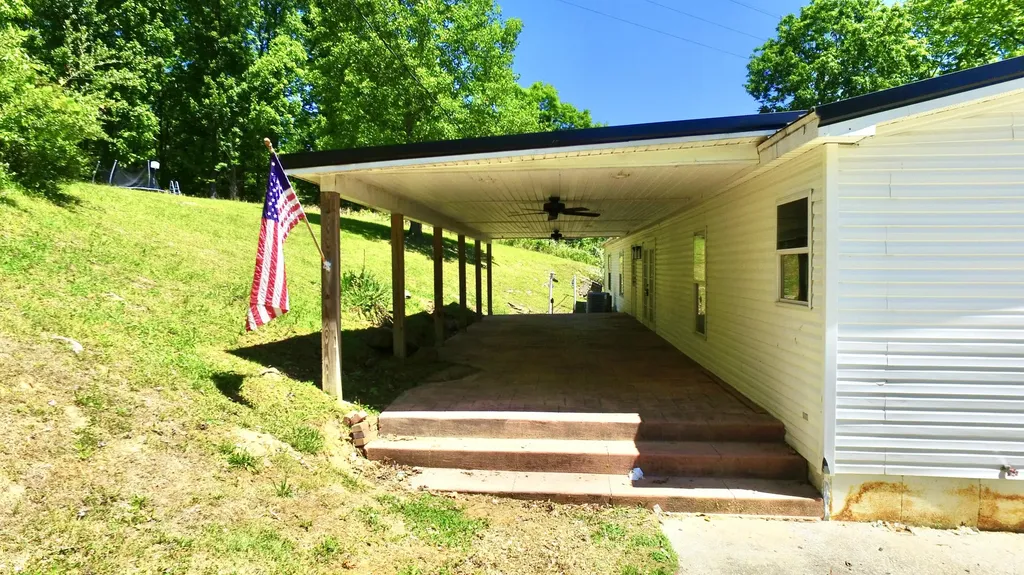 1290 Bacon Creek Road Corbin KY 40701