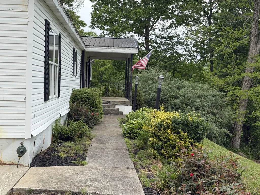 1290 Bacon Creek Road Corbin KY 40701