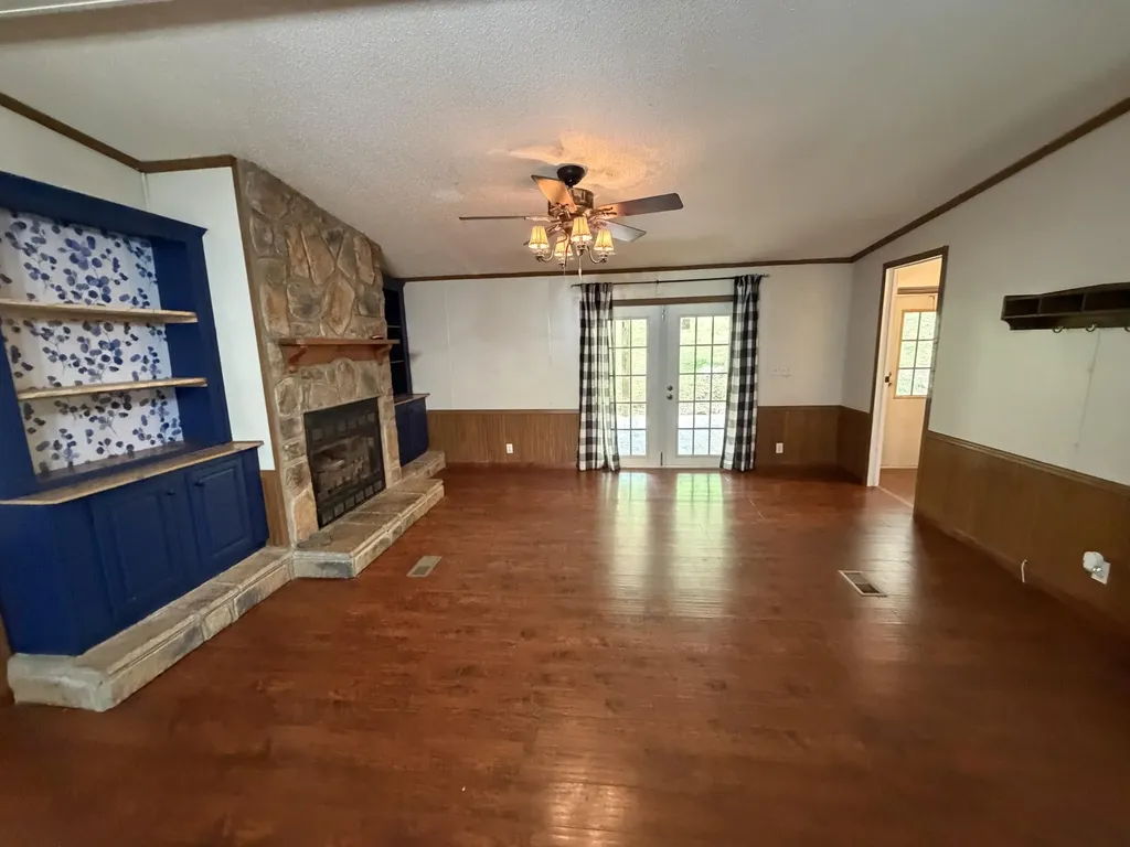 1290 Bacon Creek Road Corbin KY 40701