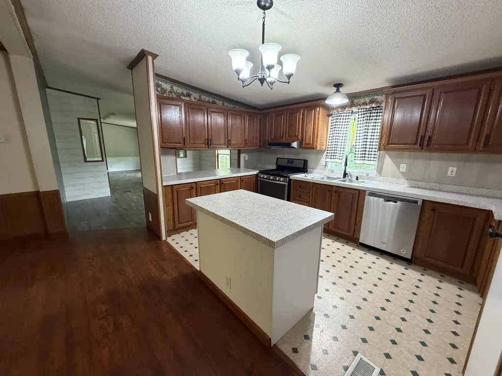 1290 Bacon Creek Road Corbin KY 40701