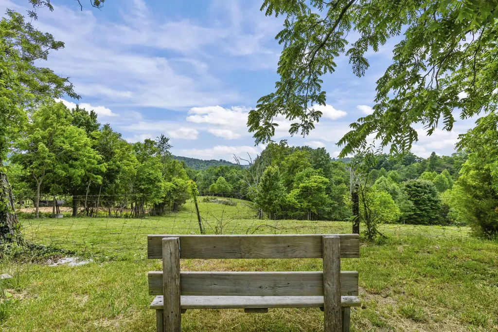 12251 Climax Road Mckee KY 40447