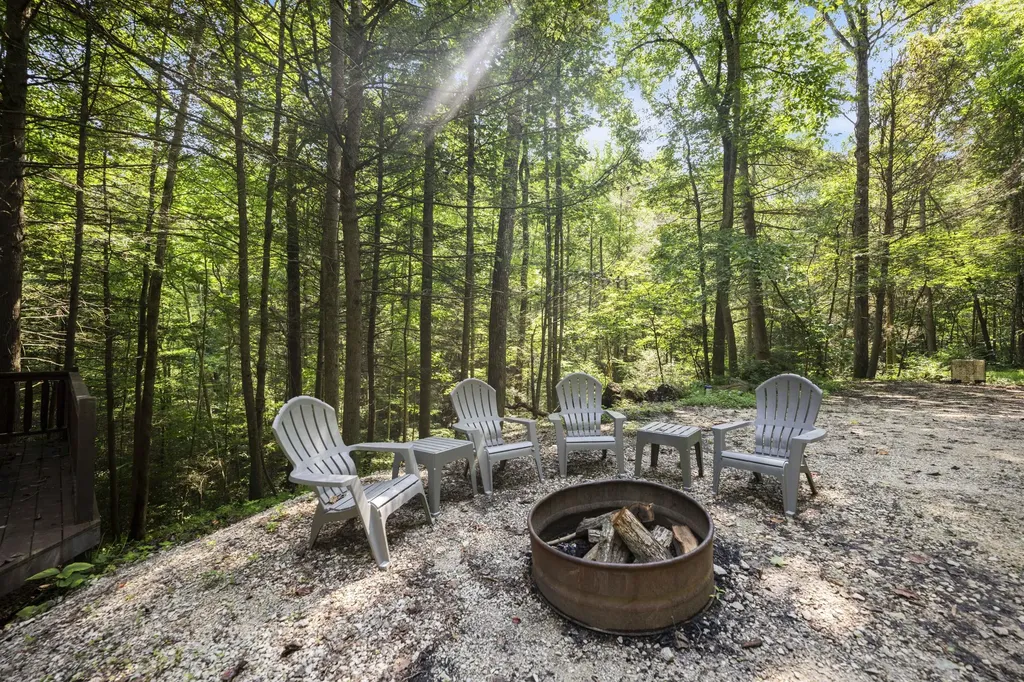 3556 Right Fork Fixer Road Zoe KY 41397