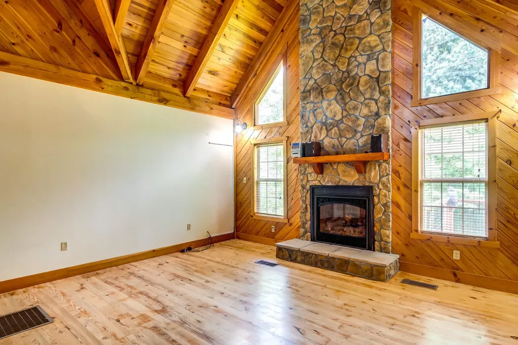 3052 Gravel Lick Branch Road Berea KY 40403