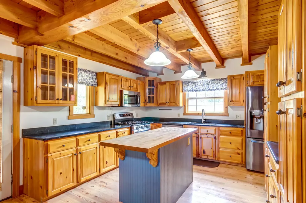 3052 Gravel Lick Branch Road Berea KY 40403