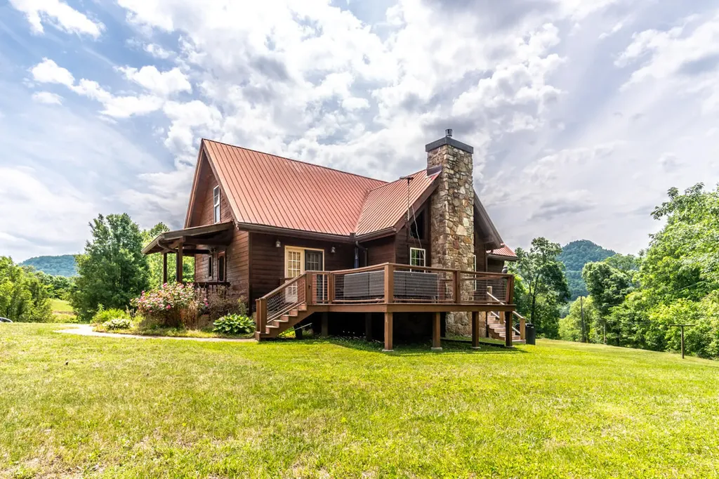 3052 Gravel Lick Branch Road Berea KY 40403