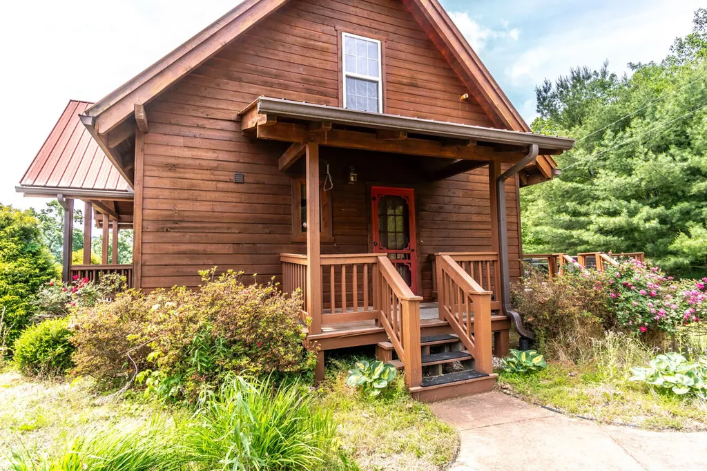 3052 Gravel Lick Branch Road Berea KY 40403