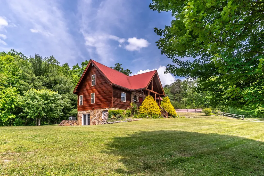 3052 Gravel Lick Branch Road Berea KY 40403