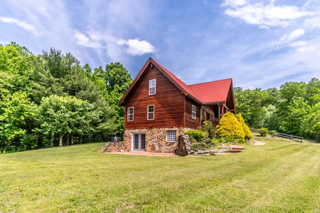 3052 Gravel Lick Branch Road Berea KY 40403