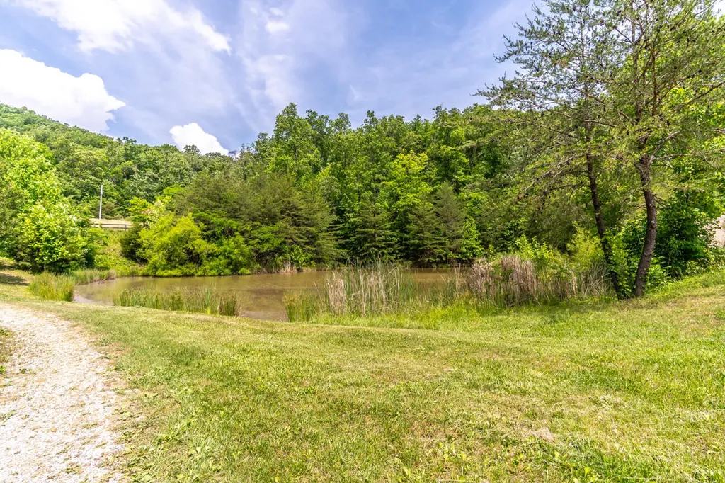 3052 Gravel Lick Branch Road Berea KY 40403