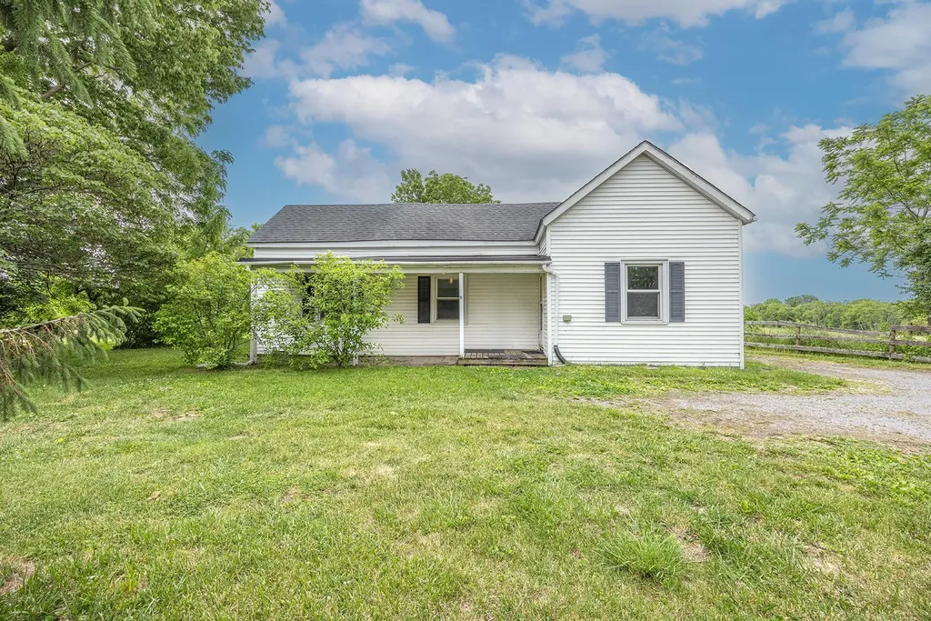 1371 Clintonville Road Paris KY 40361