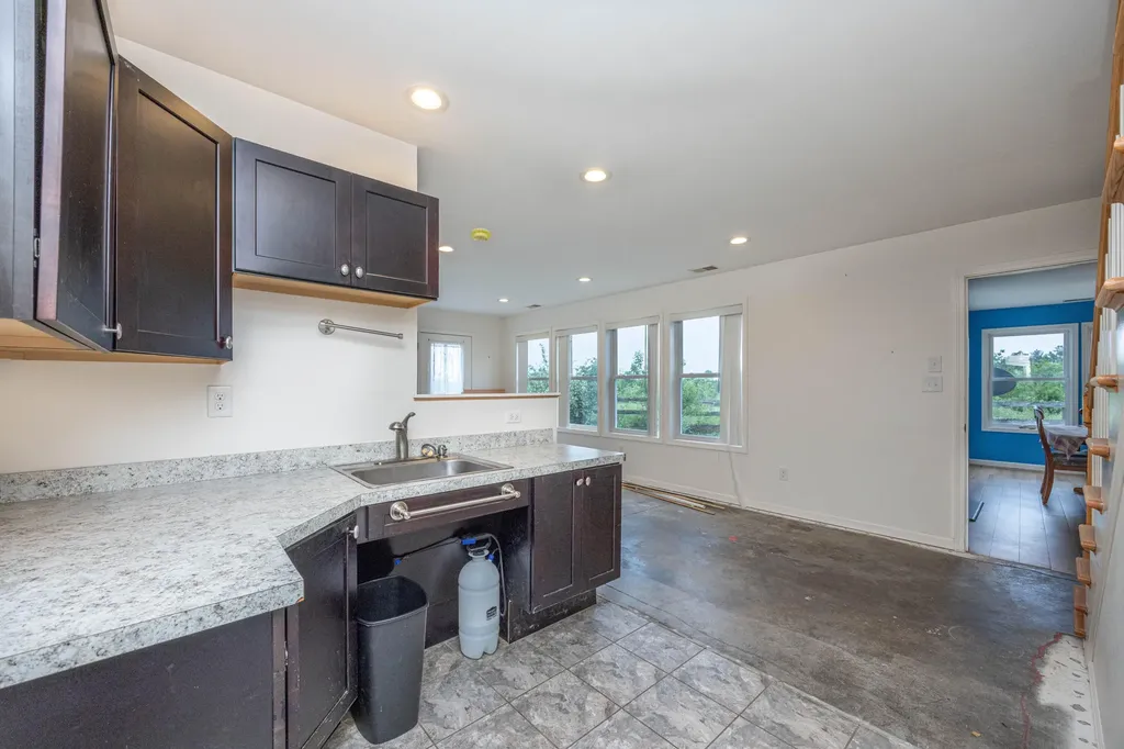1371 Clintonville Road Paris KY 40361