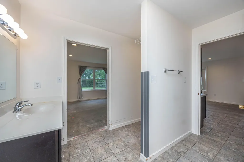 1371 Clintonville Road Paris KY 40361