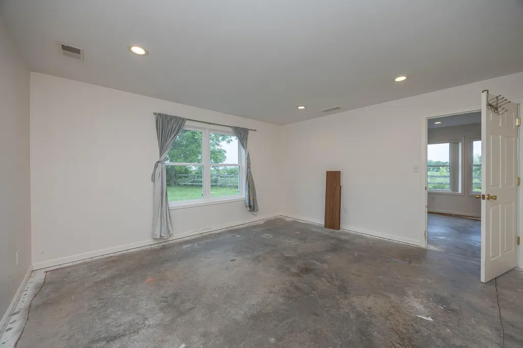 1371 Clintonville Road Paris KY 40361