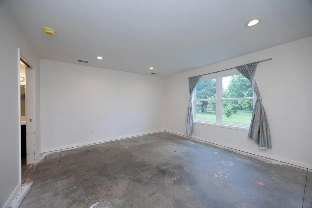 1371 Clintonville Road Paris KY 40361