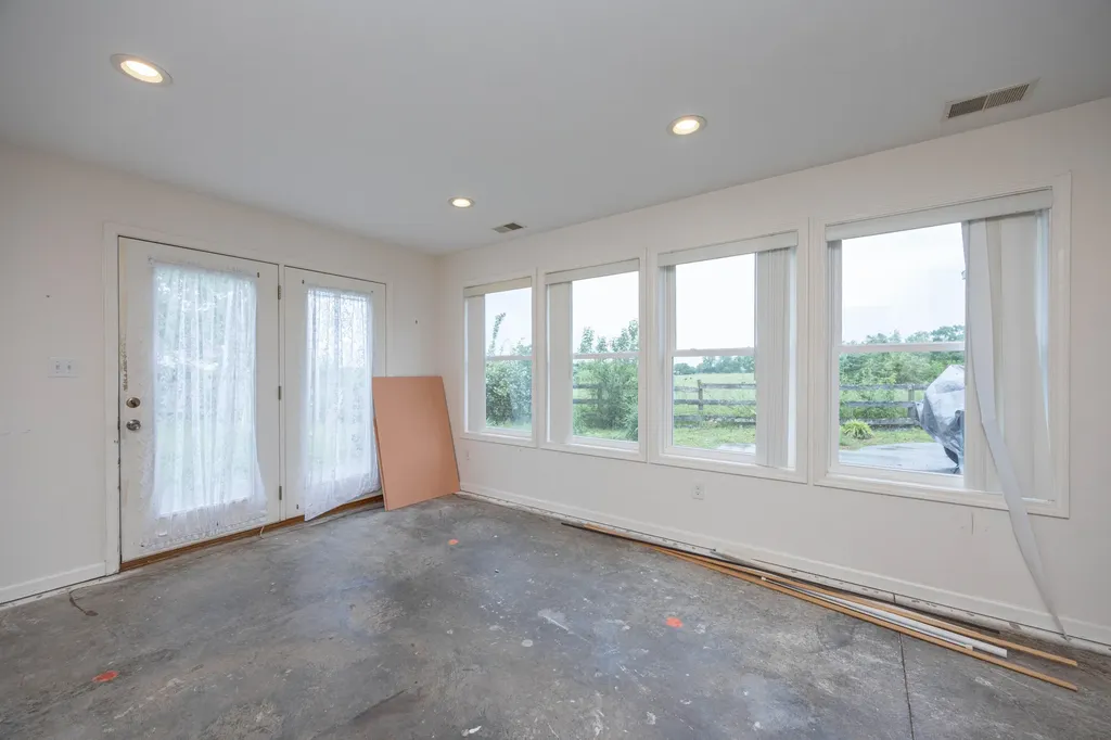 1371 Clintonville Road Paris KY 40361