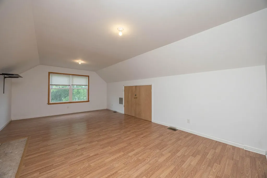 1371 Clintonville Road Paris KY 40361