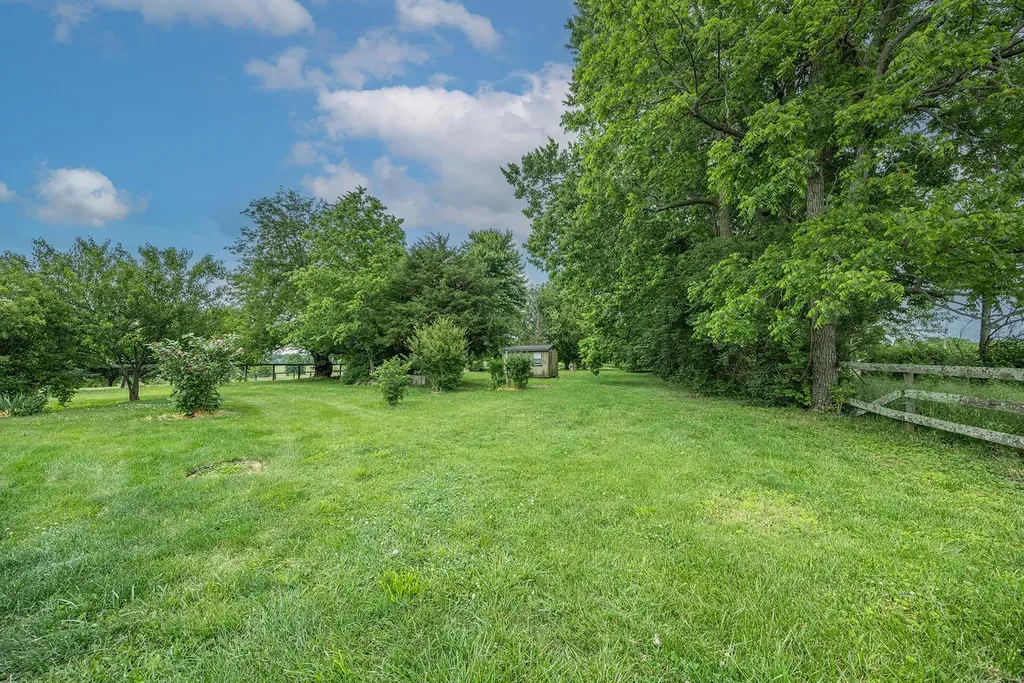 1371 Clintonville Road Paris KY 40361