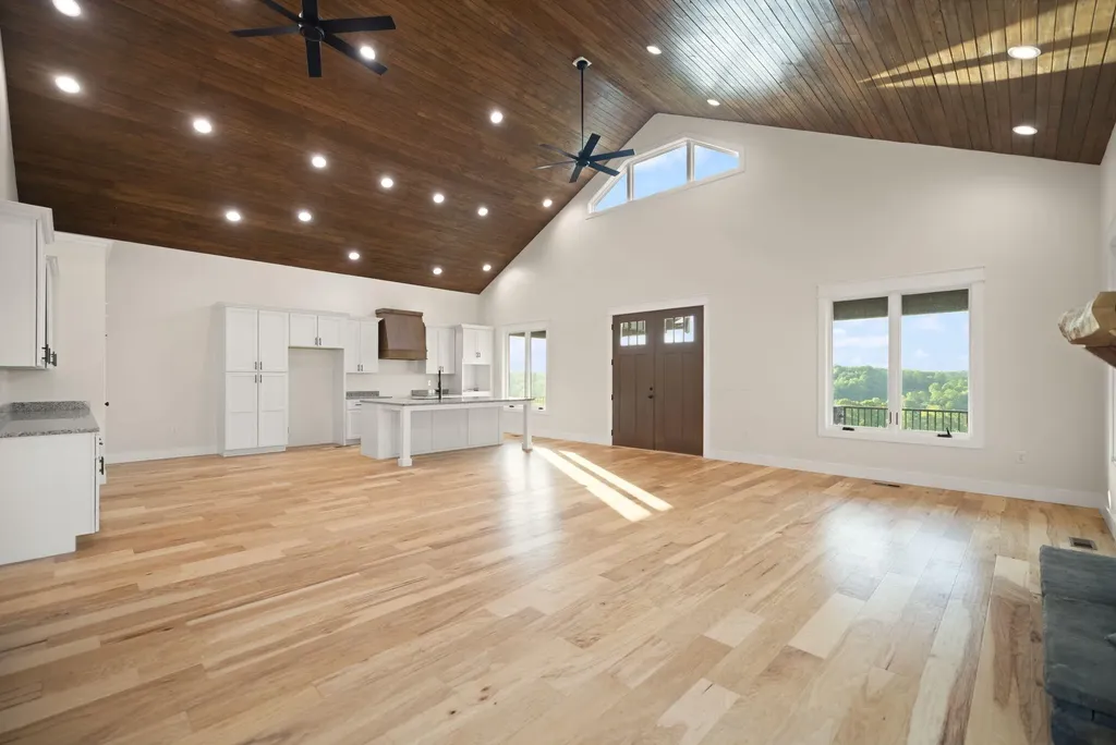 71A Eagle Landing London KY 40741