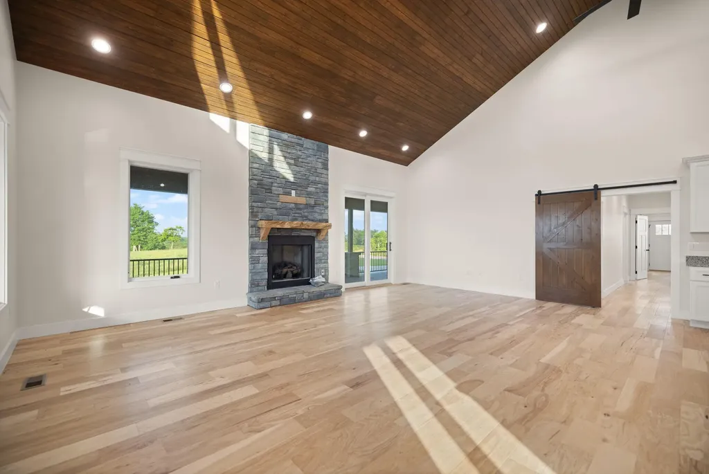 71A Eagle Landing London KY 40741