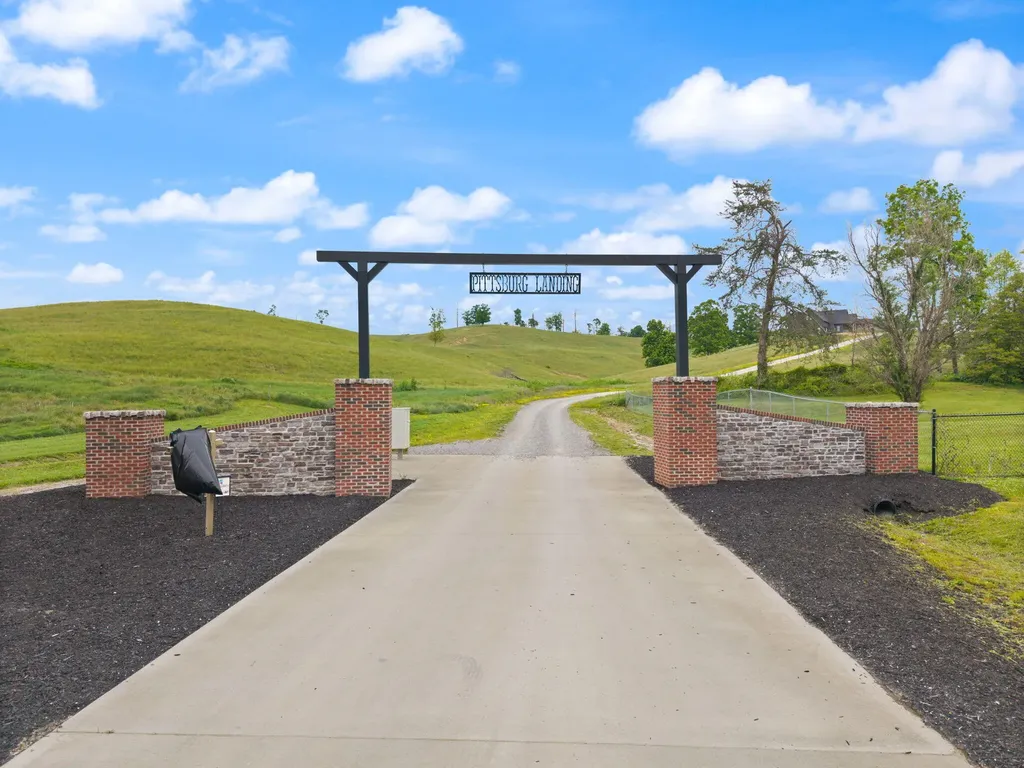 71A Eagle Landing London KY 40741