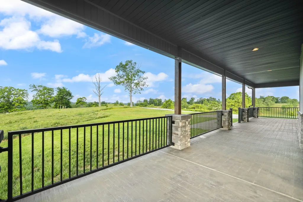 71A Eagle Landing London KY 40741