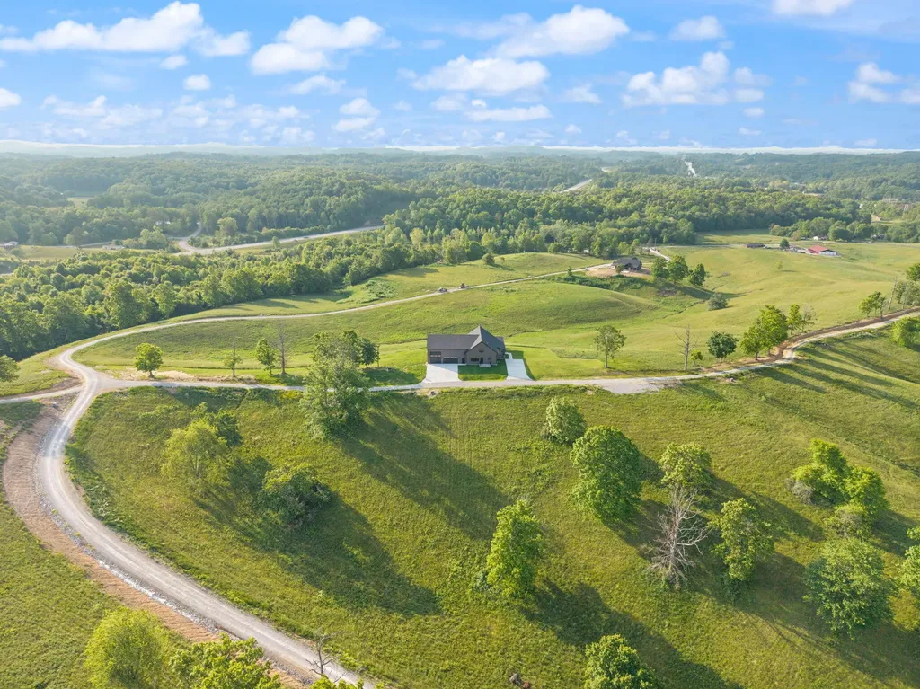 71A Eagle Landing London KY 40741