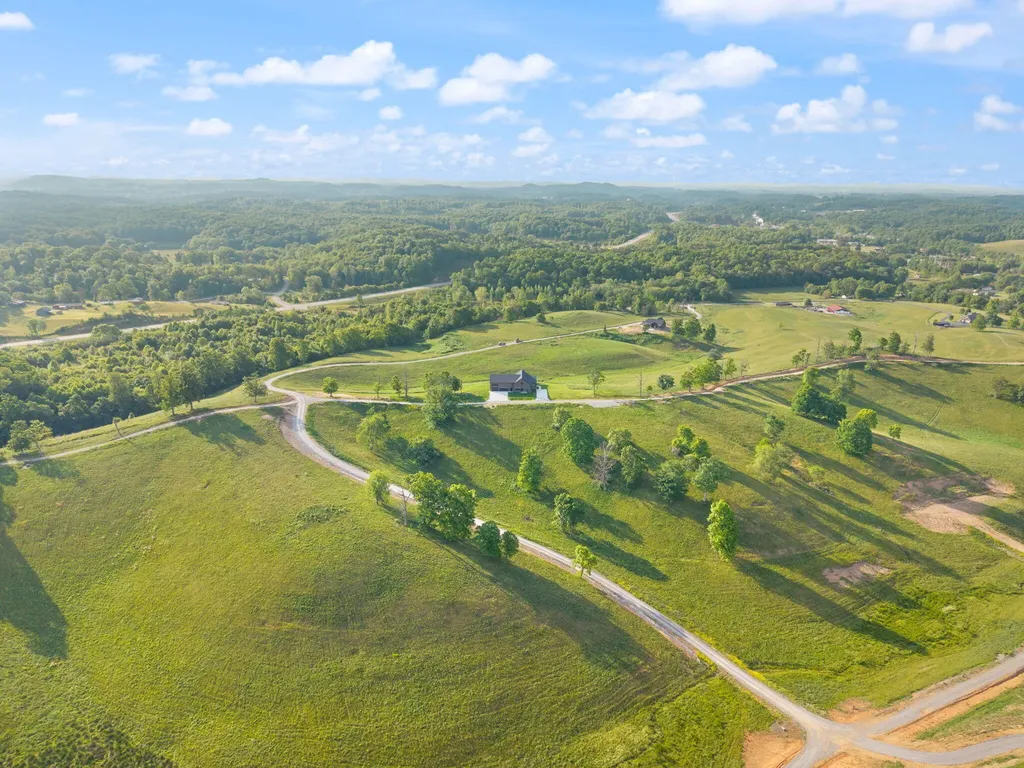 71A Eagle Landing London KY 40741