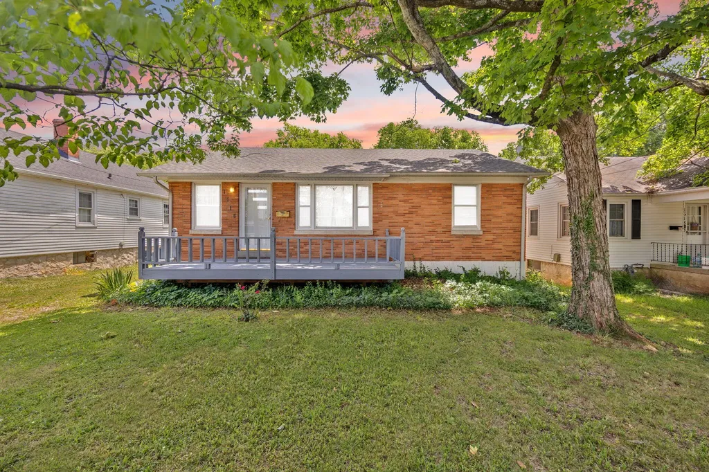 1516 Nutwood Street Bowling Green KY 42104