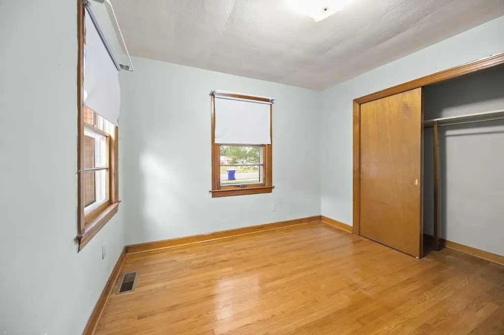 1516 Nutwood Street Bowling Green KY 42104