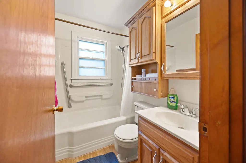 1516 Nutwood Street Bowling Green KY 42104