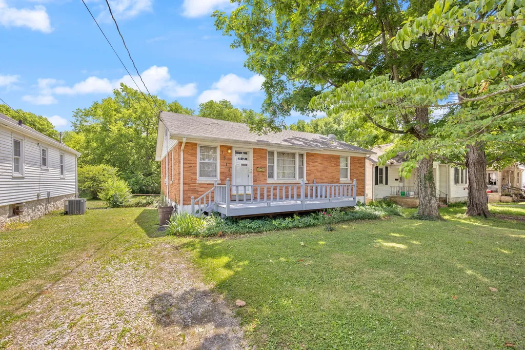 1516 Nutwood Street Bowling Green KY 42104