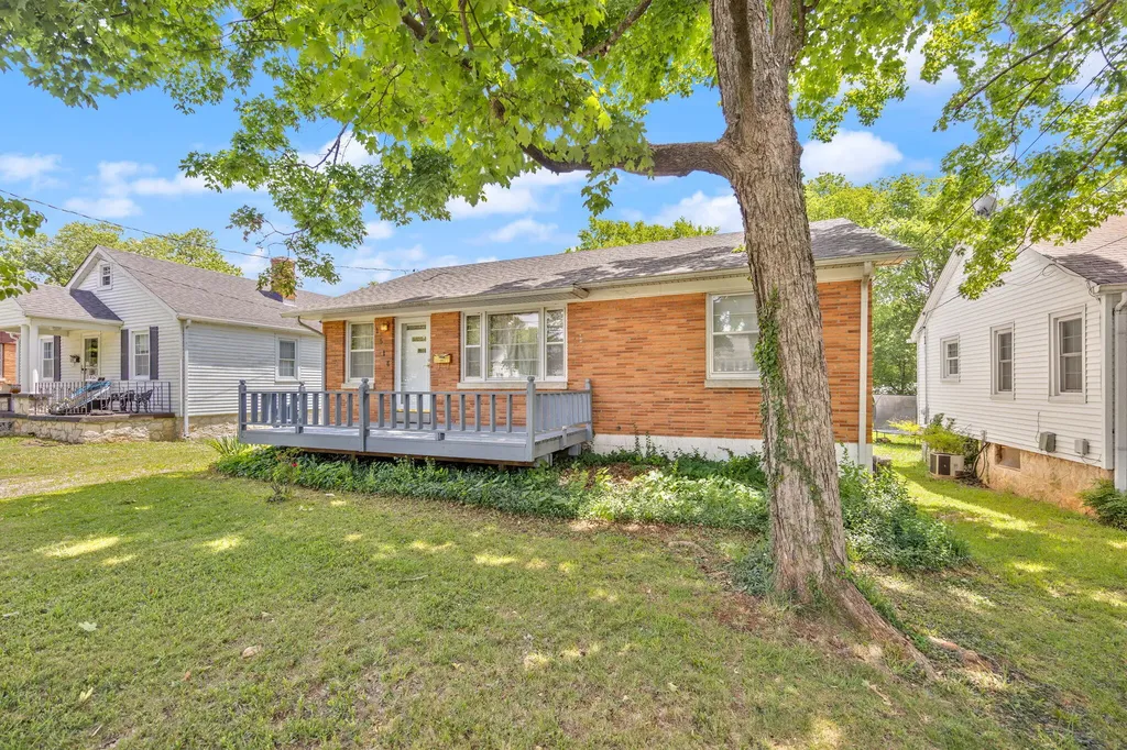 1516 Nutwood Street Bowling Green KY 42104