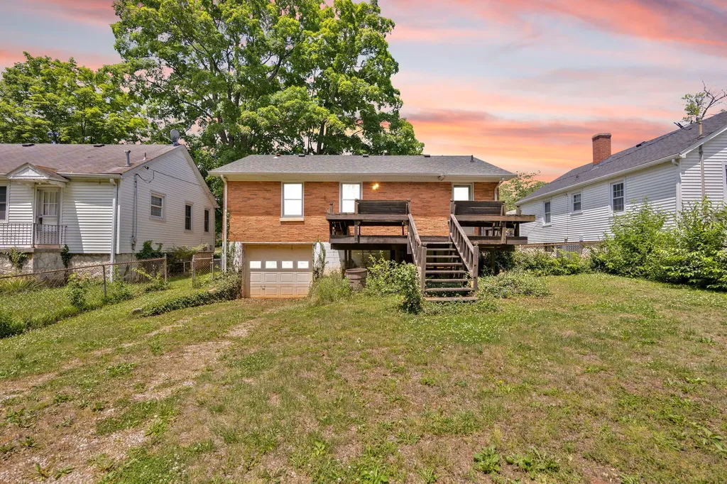 1516 Nutwood Street Bowling Green KY 42104