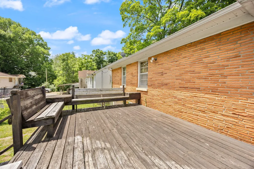 1516 Nutwood Street Bowling Green KY 42104