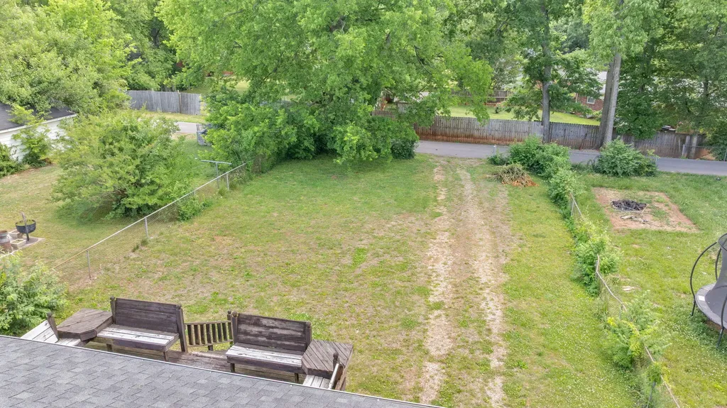 1516 Nutwood Street Bowling Green KY 42104