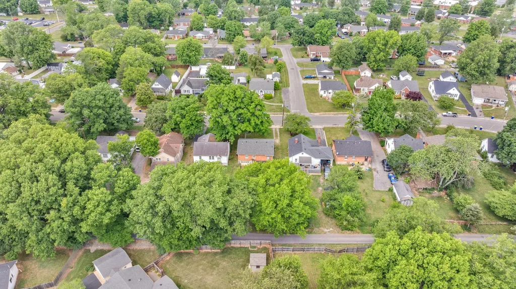 1516 Nutwood Street Bowling Green KY 42104