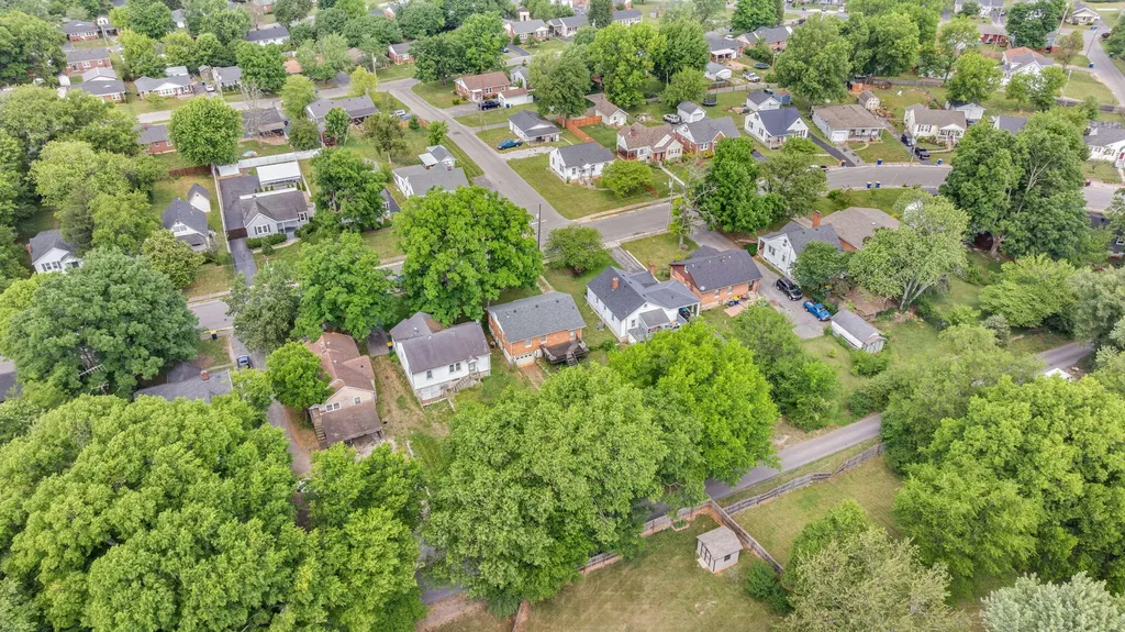 1516 Nutwood Street Bowling Green KY 42104