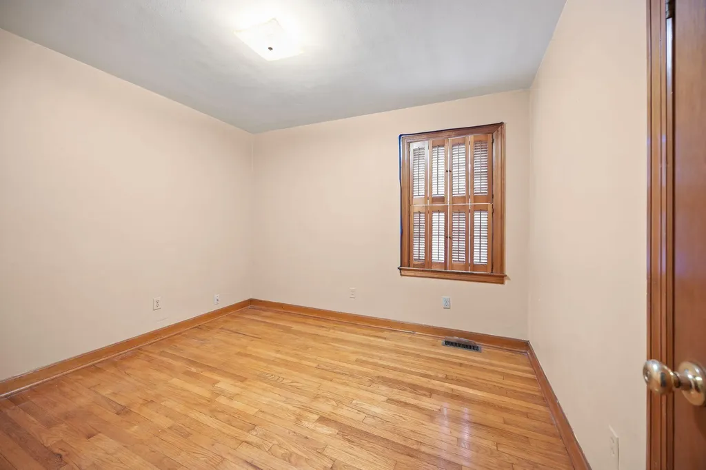 1516 Nutwood Street Bowling Green KY 42104