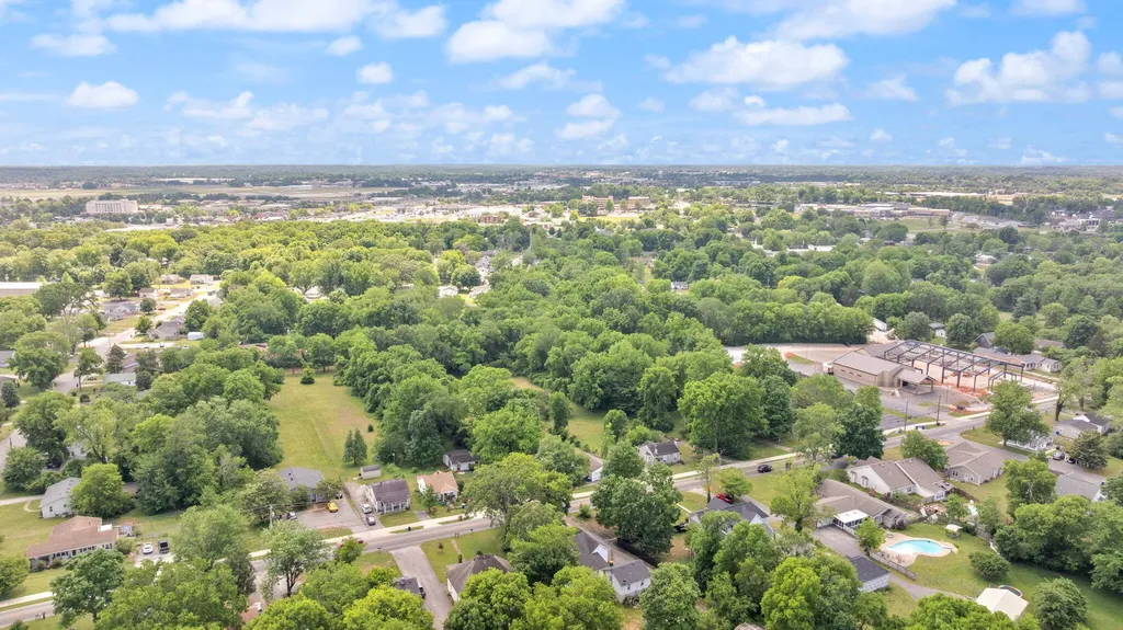 1516 Nutwood Street Bowling Green KY 42104