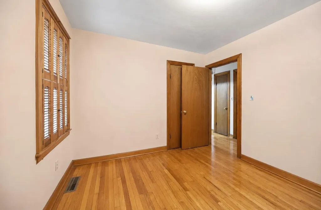 1516 Nutwood Street Bowling Green KY 42104