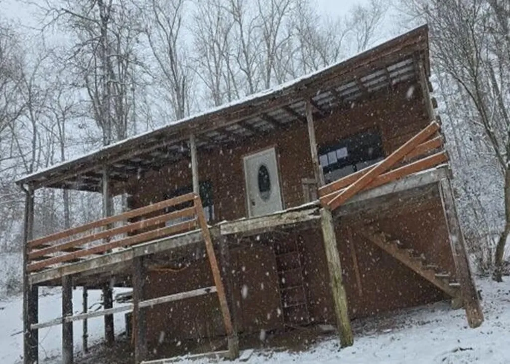 1646 Cedgap Road Louisa KY 41230