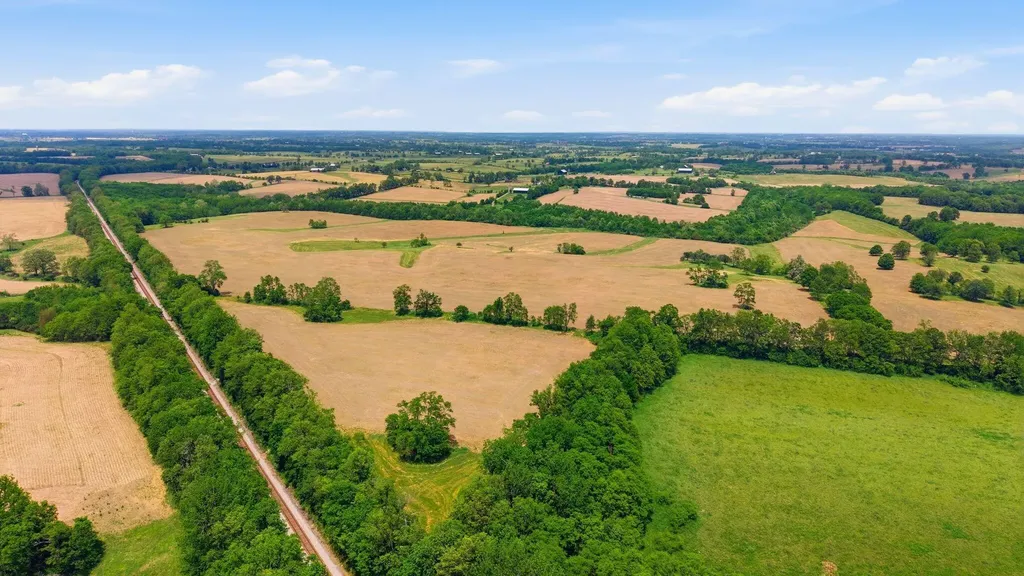 1010 Escondida Road Paris KY 40361