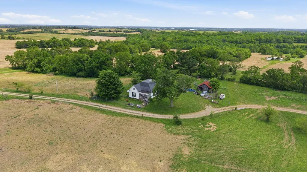 1010 Escondida Road Paris KY 40361