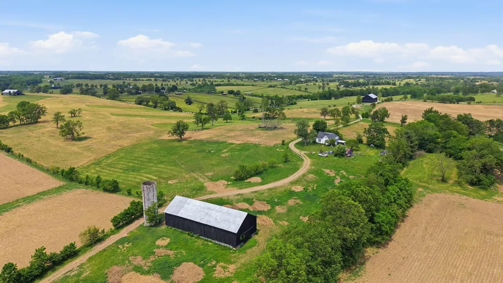 1010 Escondida Road Paris KY 40361